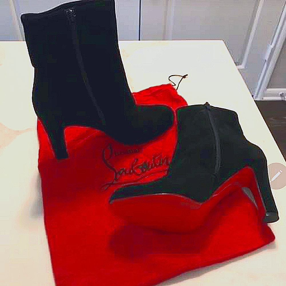Christian Louboutin Suede booties(New-Unworn!)